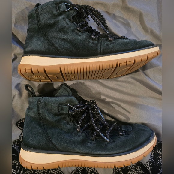 UGG Lakesider Ankle Boots - Picture 6 of 10